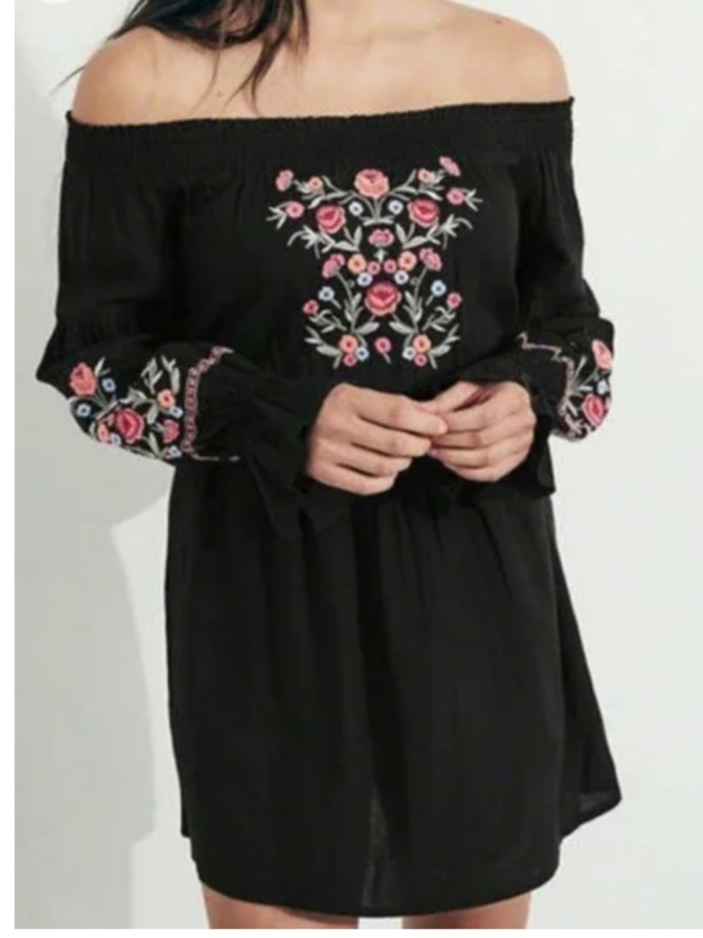 HOLLISTER Black Floral Embroidered Off-the-Shoulder Mini Dress Boho Size Small
